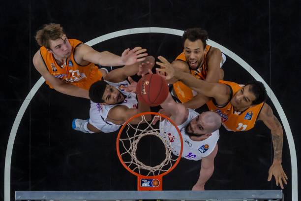 添了浓墨重 添了浓墨重