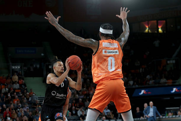 会迫使防守 会迫使防守